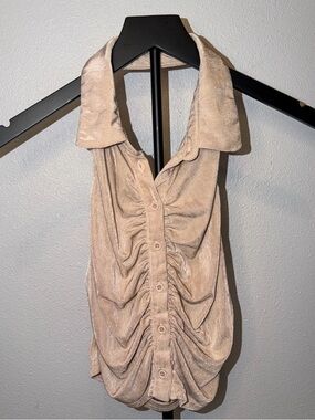 Know One Cares Beige Sleeveless Crop Top Button Up Collared Backless